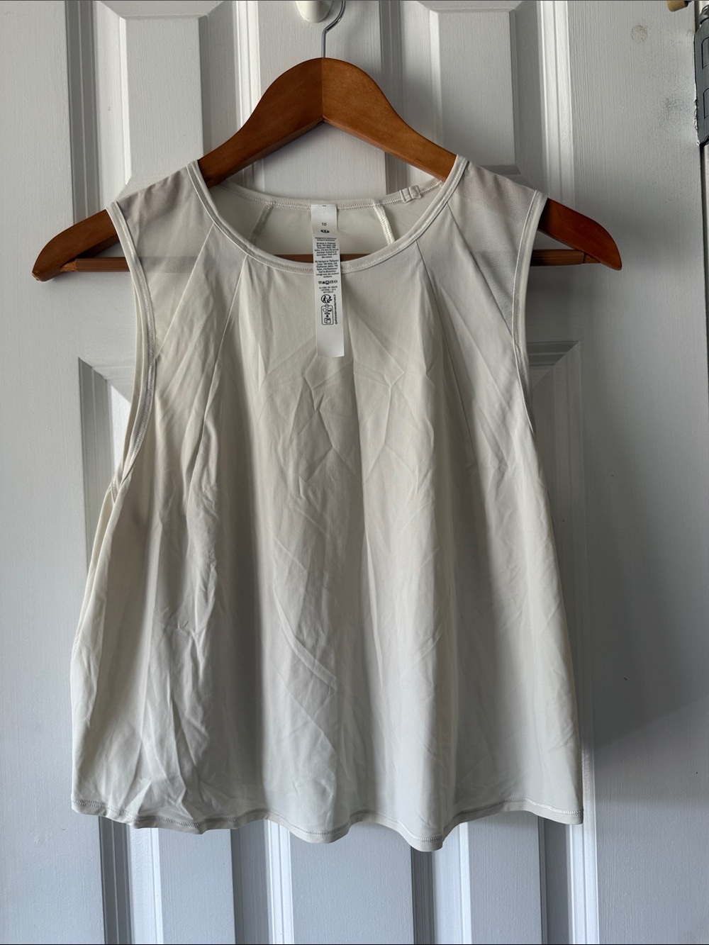 Lululemon Sculpt Cropped Tank Size 10 Cream NWOT (p9)